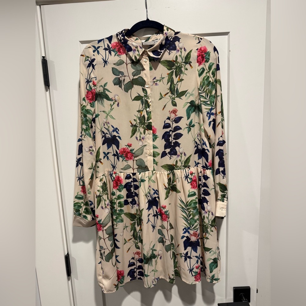 Vero Moda Floral Mini Dress - Cream with Red and Green